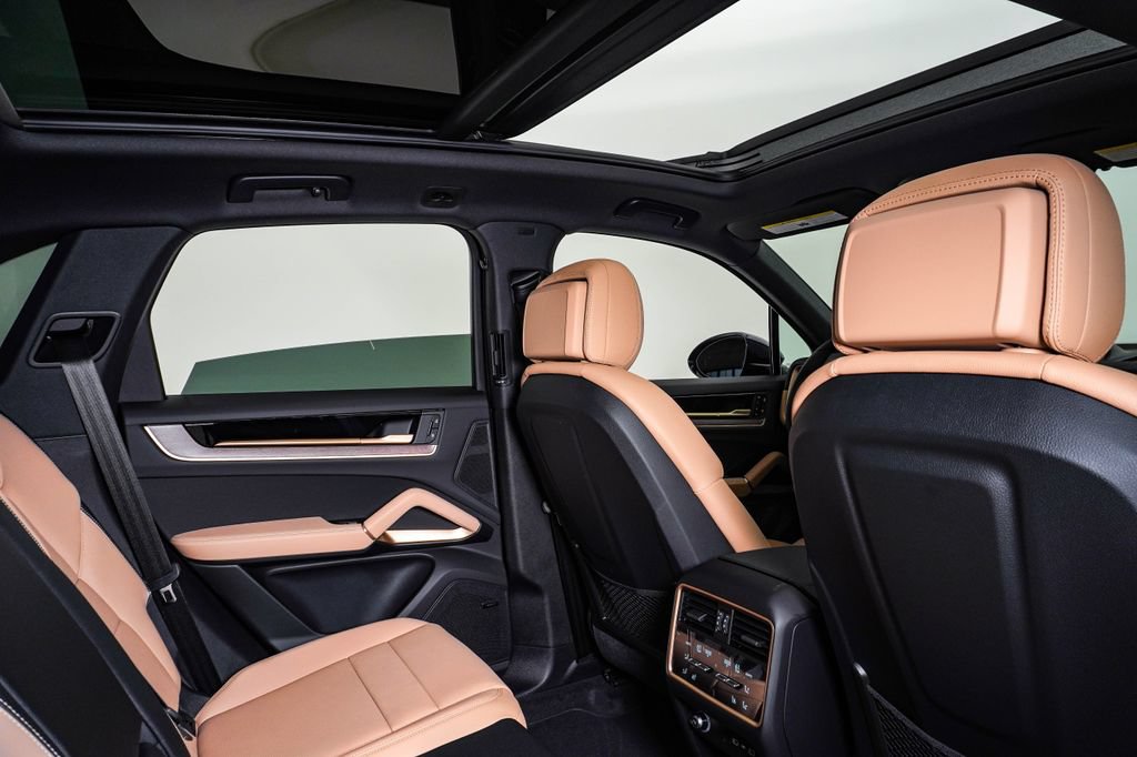 New 2026 Porsche Cayenne AWD/4WD image 16
