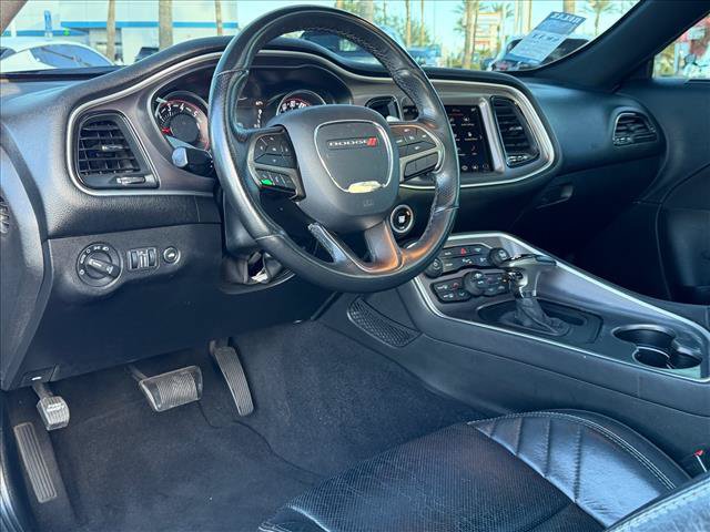 Used 2019 Dodge Challenger R/T w/ Driver Convenience Group RWD image 9