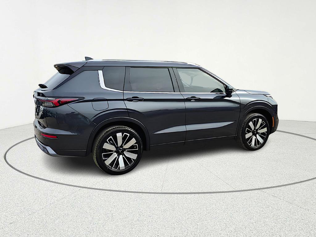 New 2026 Mitsubishi Outlander SEL image 7