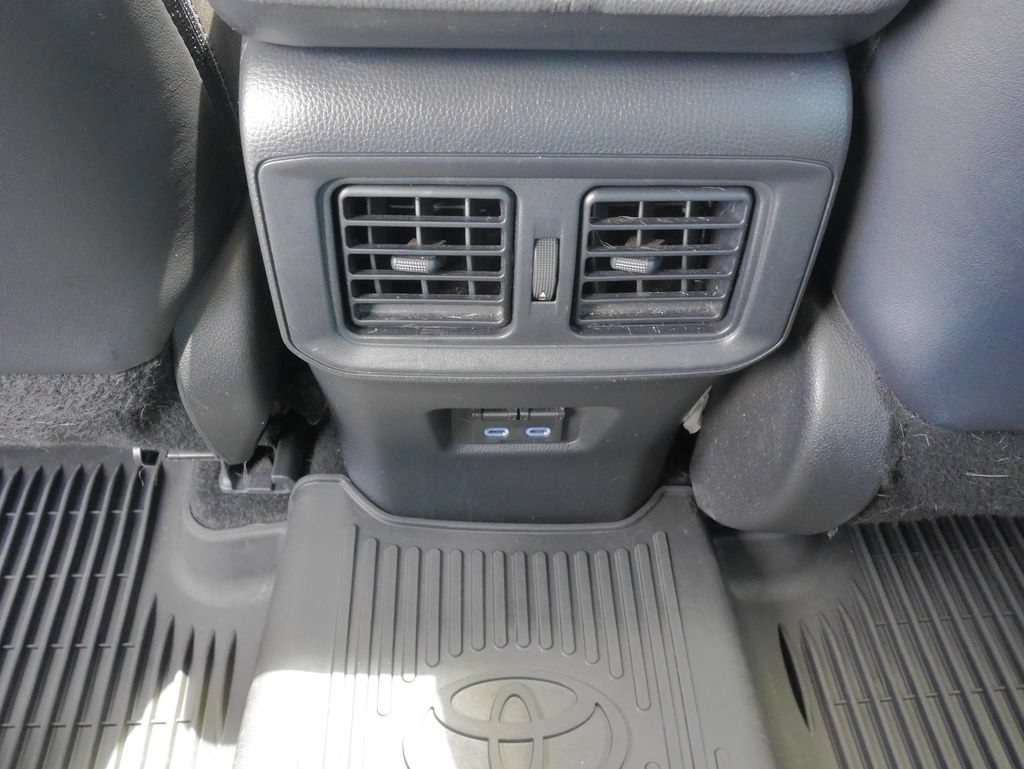 Used 2022 Toyota RAV4 XSE AWD/4WD image 21