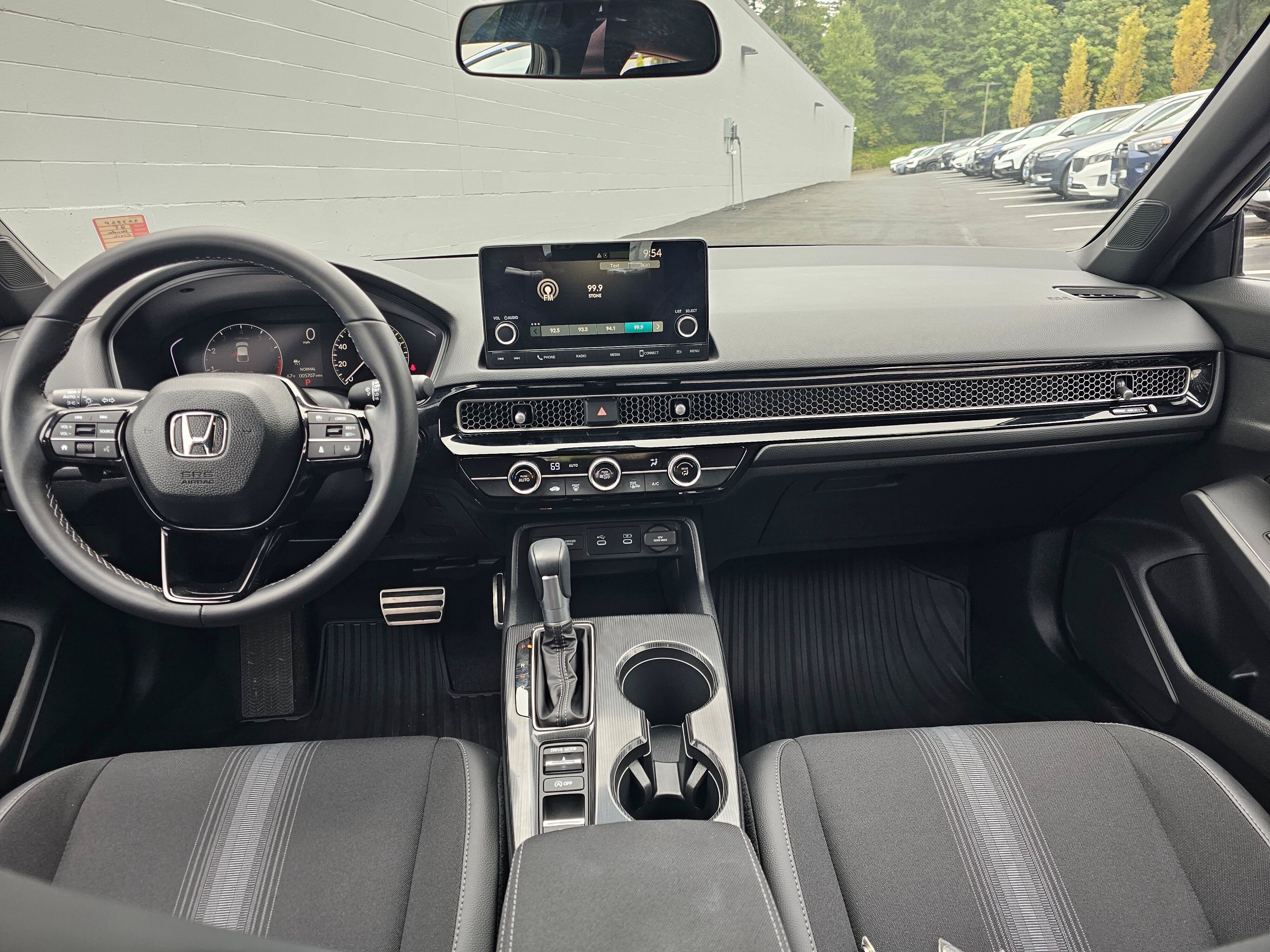 Used 2025 Honda Civic Sport image 22