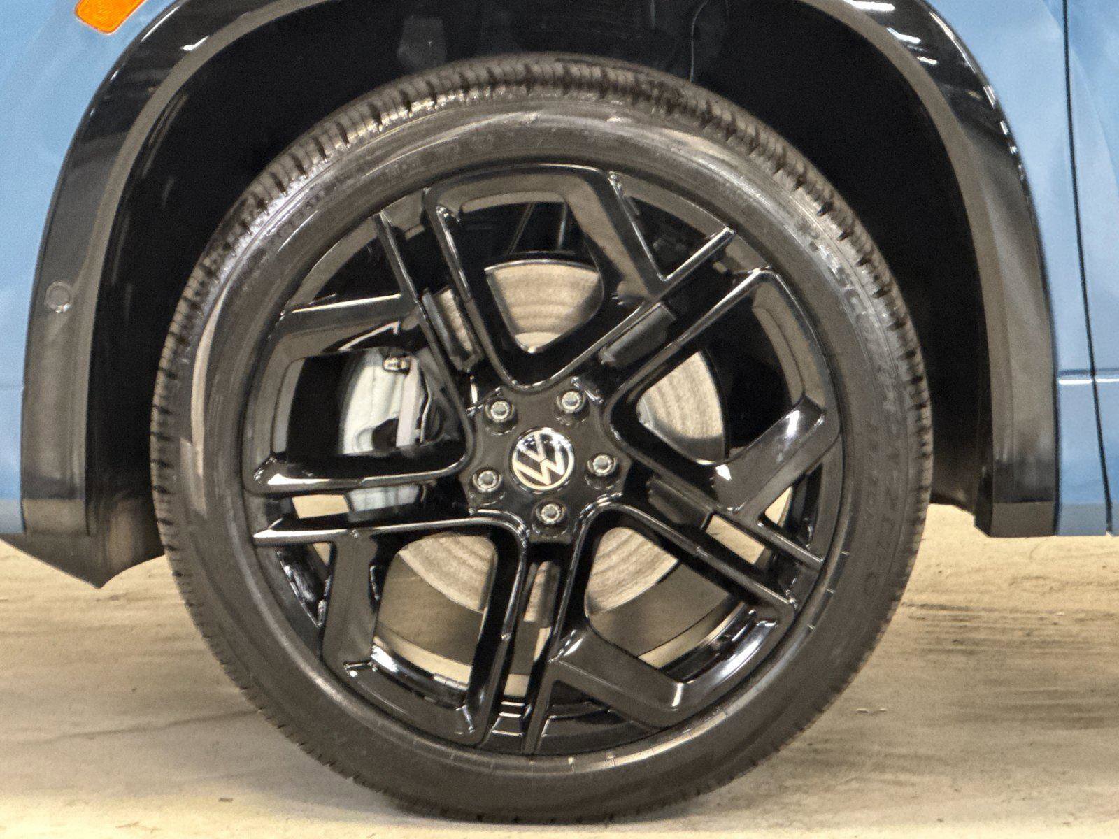 New 2026 Volkswagen Tiguan SE R-Line image 24