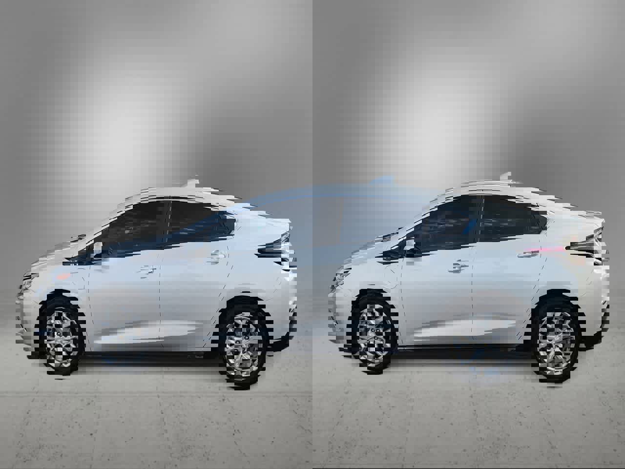 Used 2018 Chevrolet Volt Premier w/ Driver Confidence Package image 5