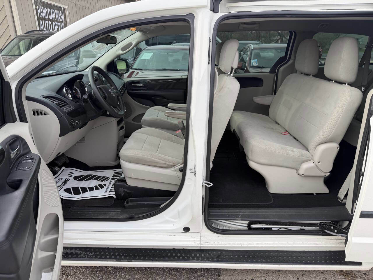 Used 2013 Dodge Grand Caravan American Value Package FWD image 13