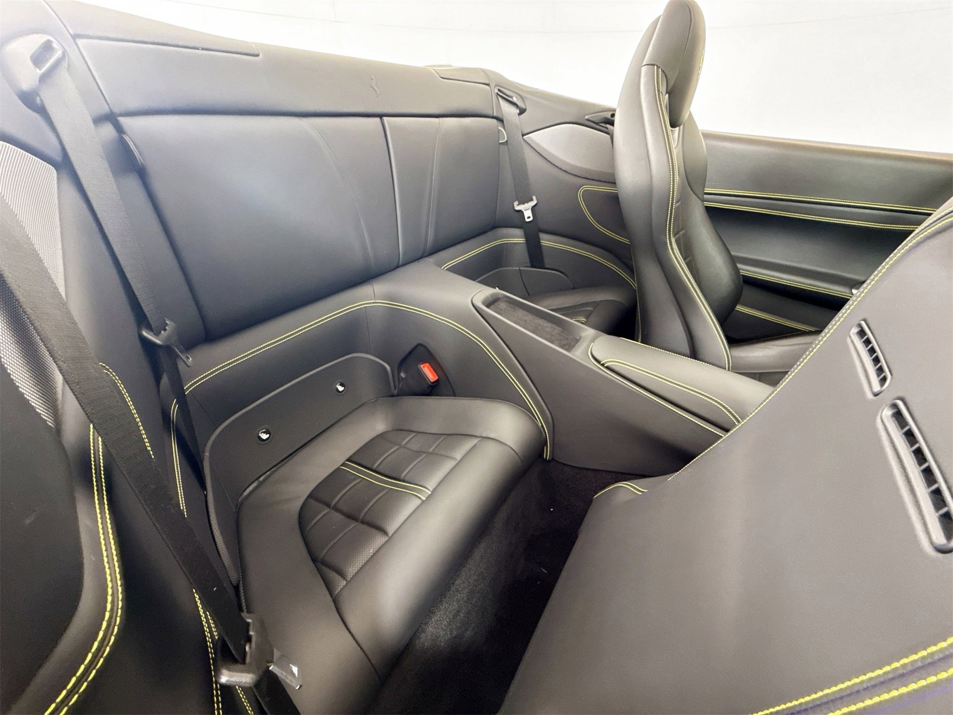 Certified 2022 Ferrari Portofino M image 22