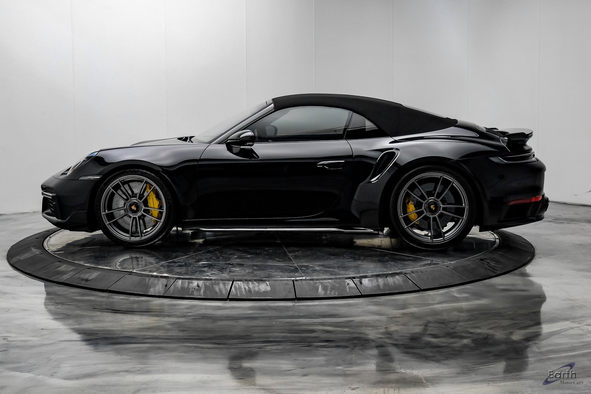 Used 2022 Porsche 911 Turbo S image 8