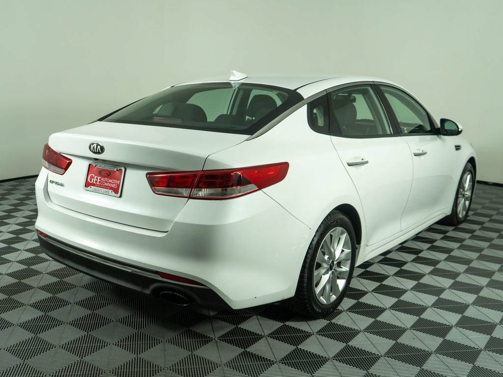Used 2017 Kia Optima LX FWD image 6
