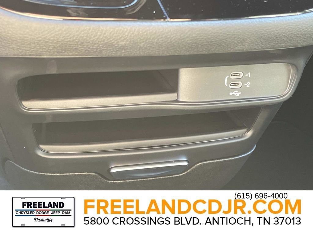 New 2026 Chrysler Pacifica Select image 27