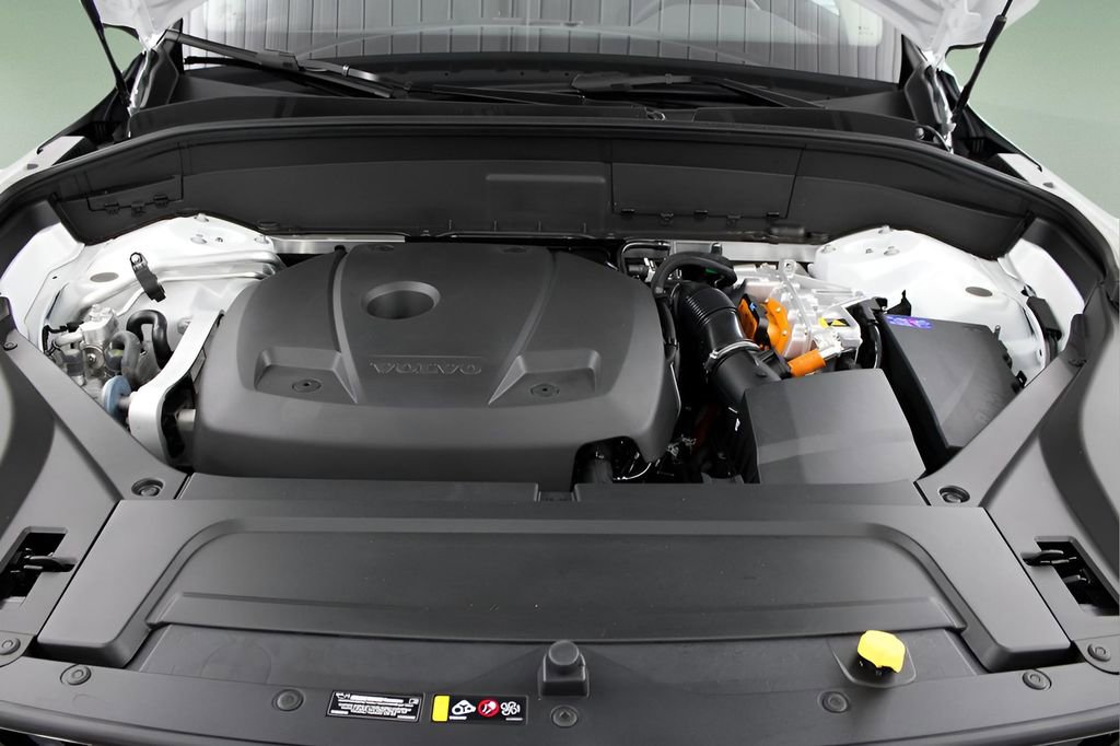 New 2025 Volvo XC90 T8 Core w/ Protection Package image 33