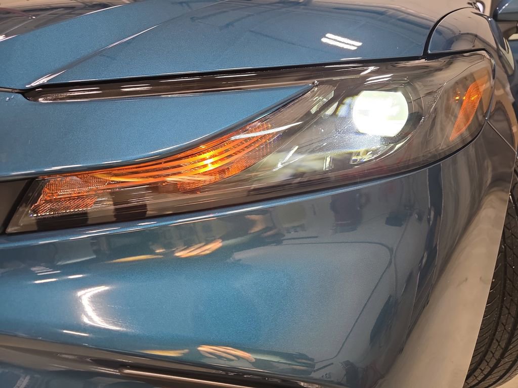 Used 2025 Toyota Camry SE image 29