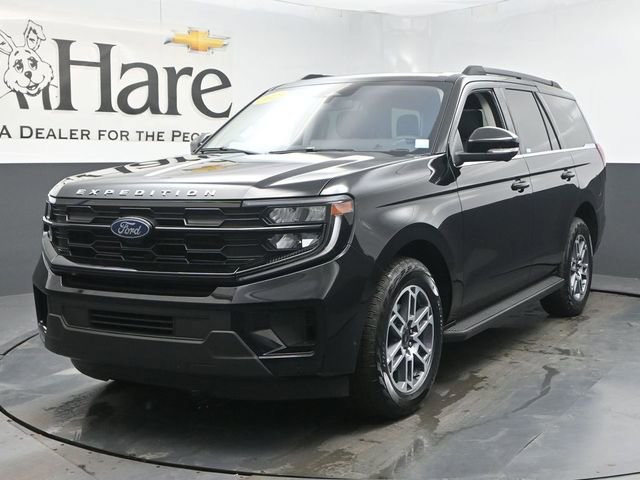 Used 2025 Ford Expedition Active AWD/4WD image 38