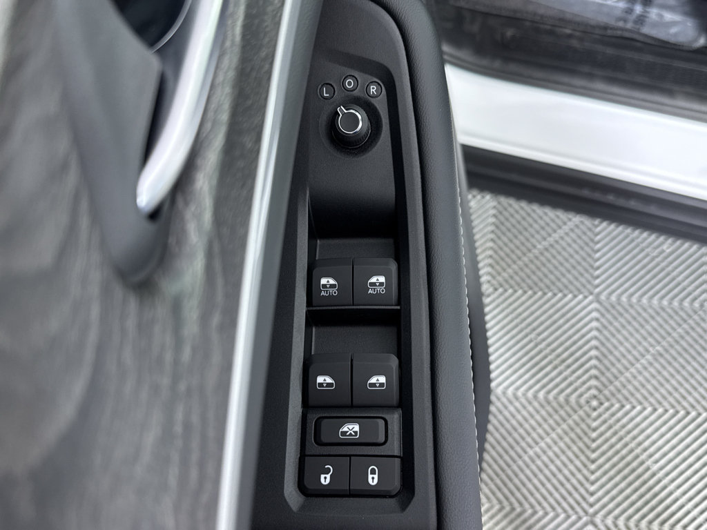 New 2026 Jeep Grand Cherokee Altitude AWD/4WD image 25