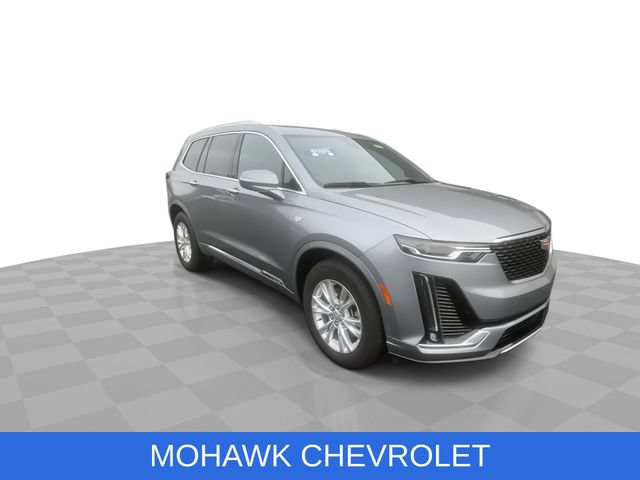 Certified 2025 Cadillac XT6 Luxury FWD image 2