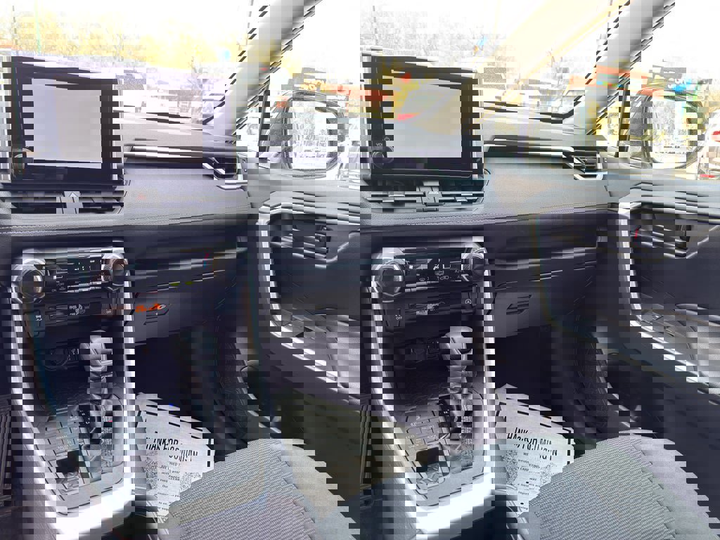 Used 2024 Toyota RAV4 LE image 22