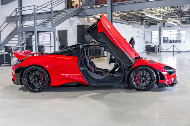 Used 2021 McLaren 765LT RWD image 7