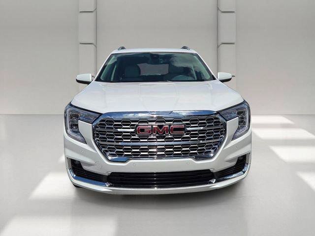 Used 2022 GMC Terrain Denali w/ Denali Premium Package AWD/4WD image 8