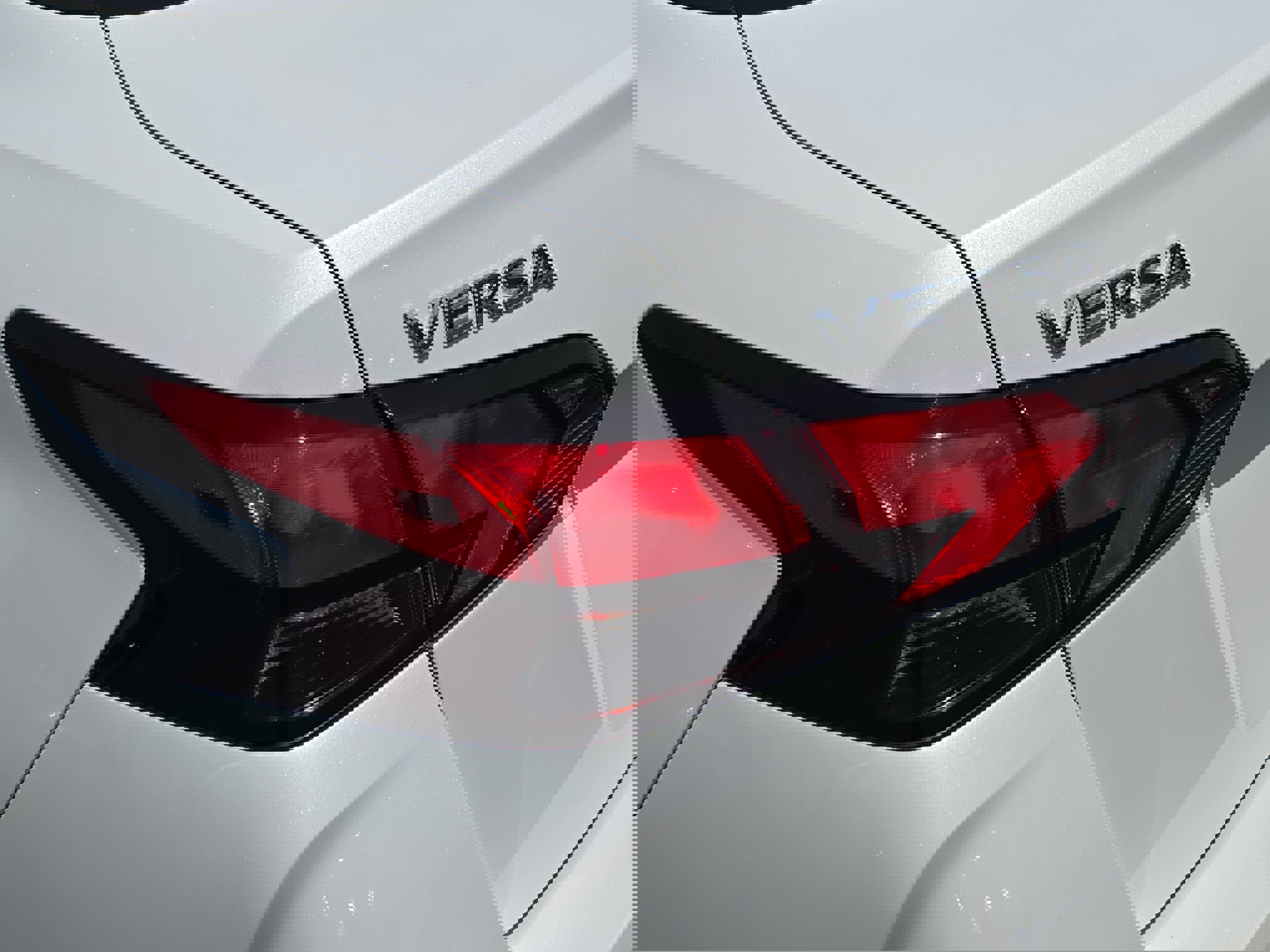 Used 2025 Nissan Versa SV w/ Trunk Package image 29