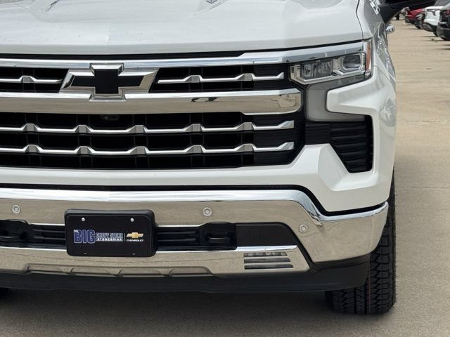 Used 2023 Chevrolet Silverado 1500 LTZ w/ Technology Package AWD/4WD image 9