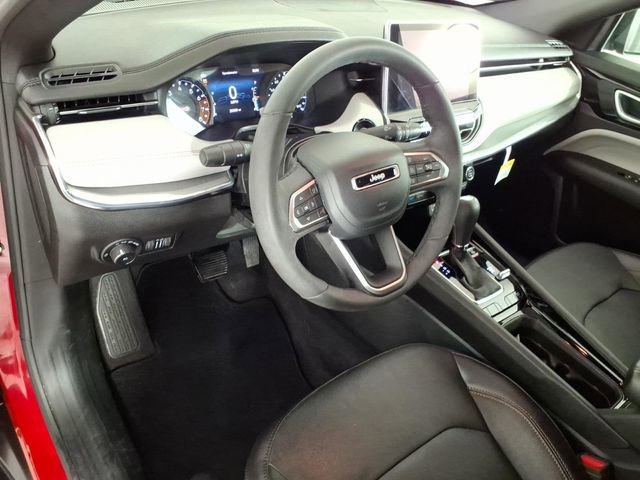 Used 2023 Jeep Compass Limited image 13