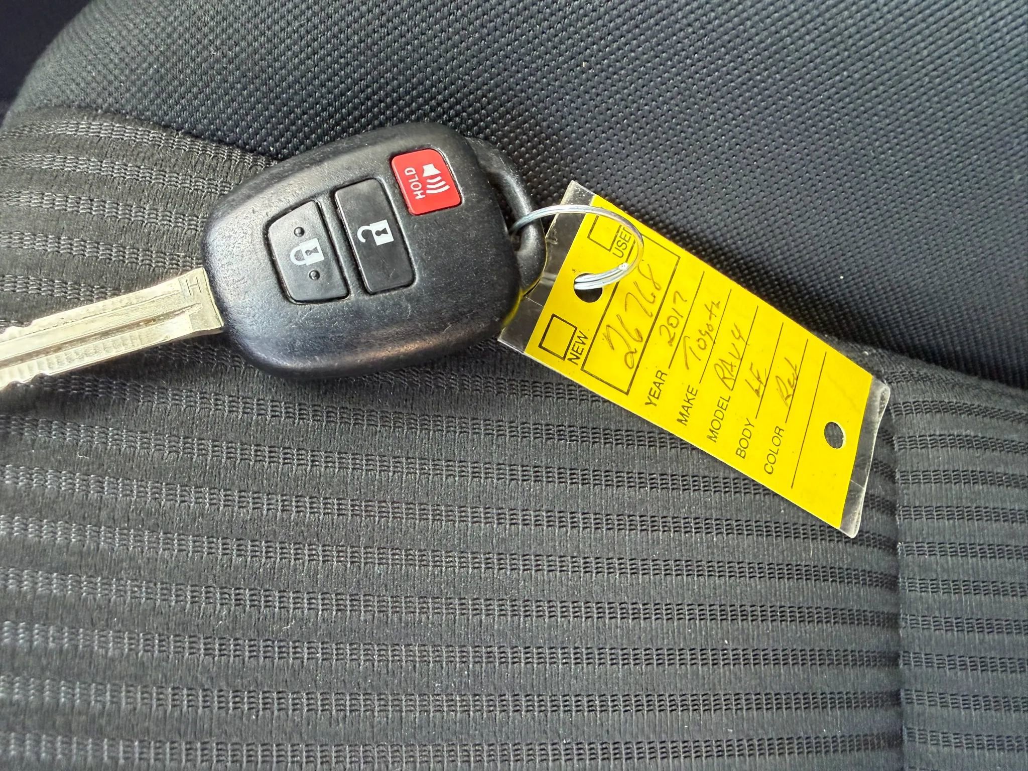 Used 2017 Toyota RAV4 LE FWD image 24