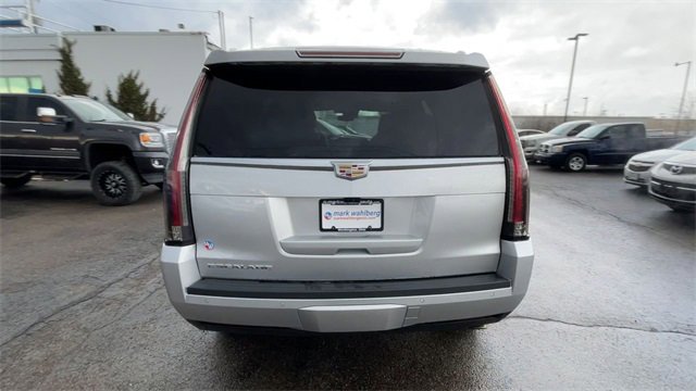 Used 2020 Cadillac Escalade Luxury image 8