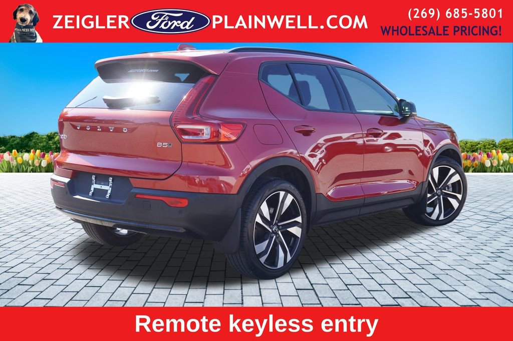 Used 2023 Volvo XC40 B5 Plus w/ Protection Package Premier image 5