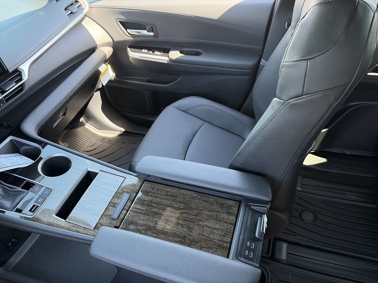 New 2026 Toyota Sienna Limited FWD image 19