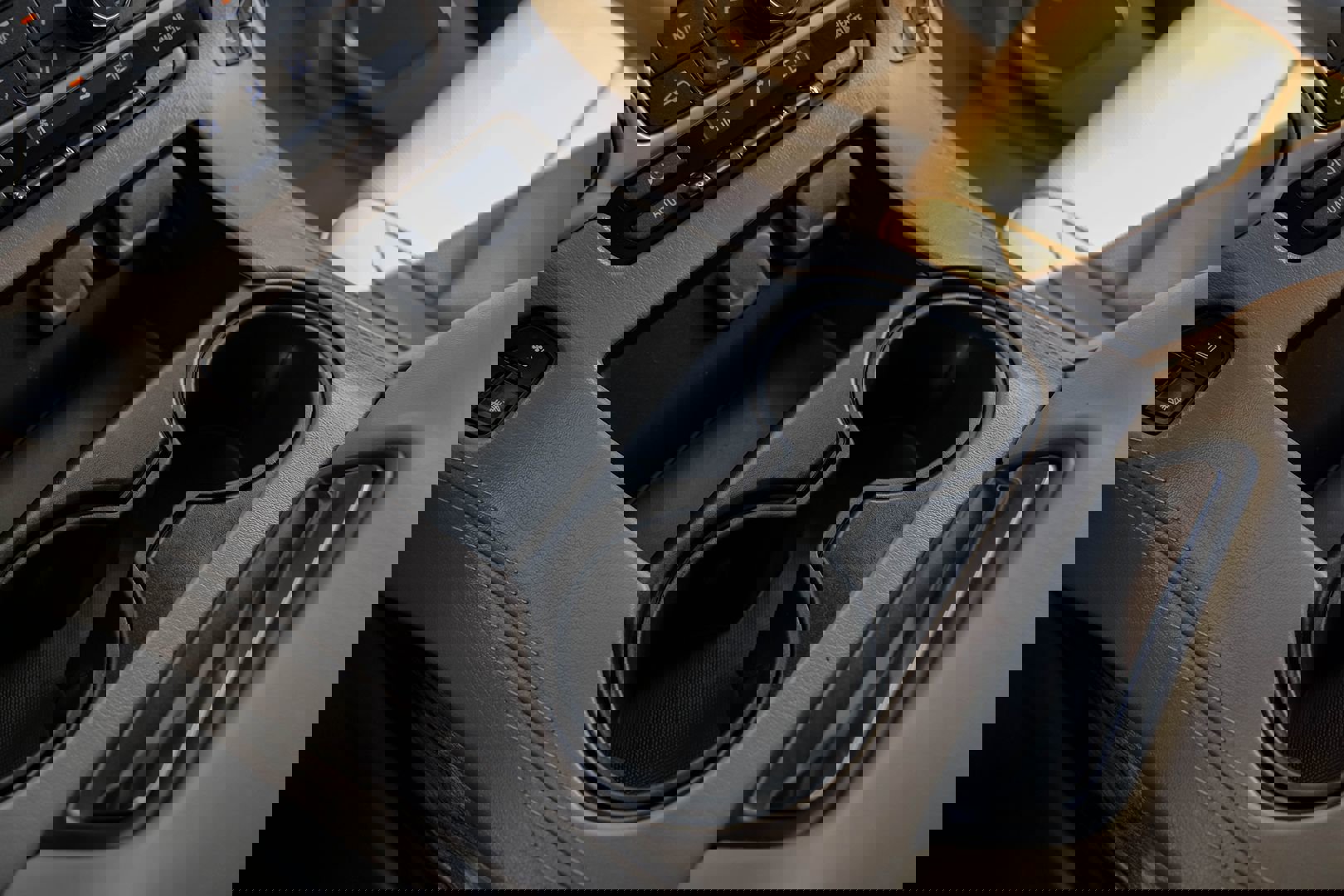 Used 2018 GMC Yukon SLT w/ Open Road Package image 24