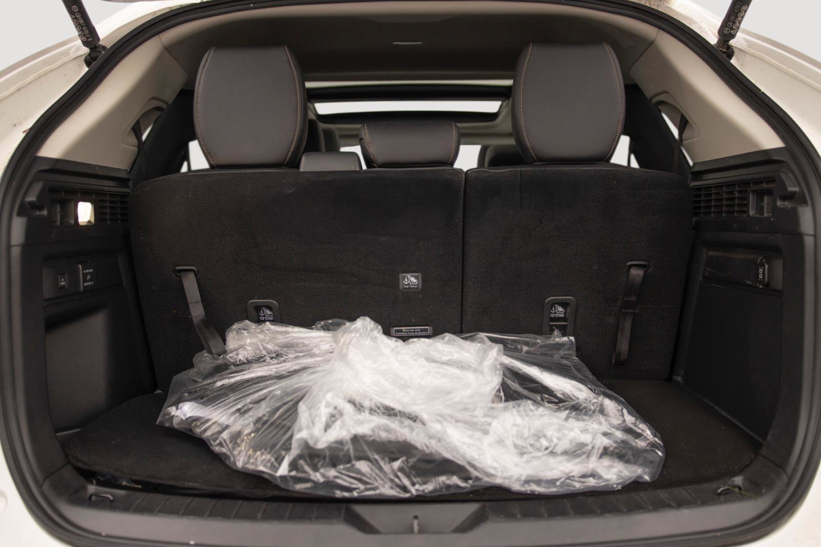 Used 2024 MAZDA CX-90 Plug-In Hybrid w/ Premium Pkg image 13