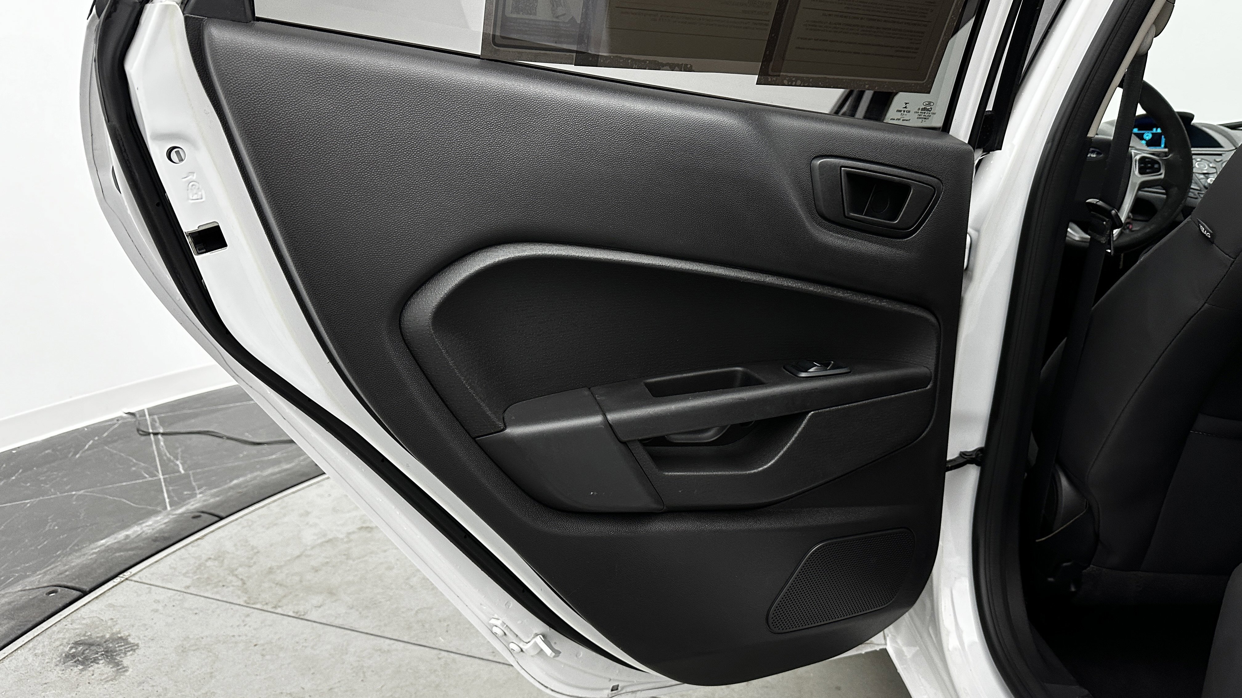 Used 2017 Ford Fiesta SE image 25