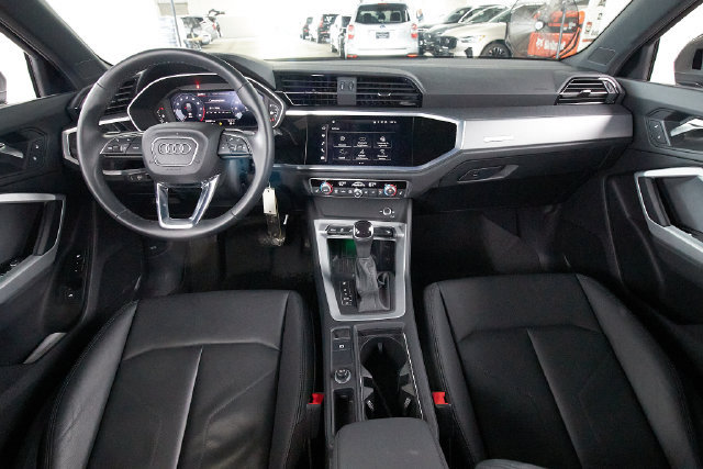 Used 2022 Audi Q3 2.0T Premium Plus w/ Premium Plus Package AWD/4WD image 11