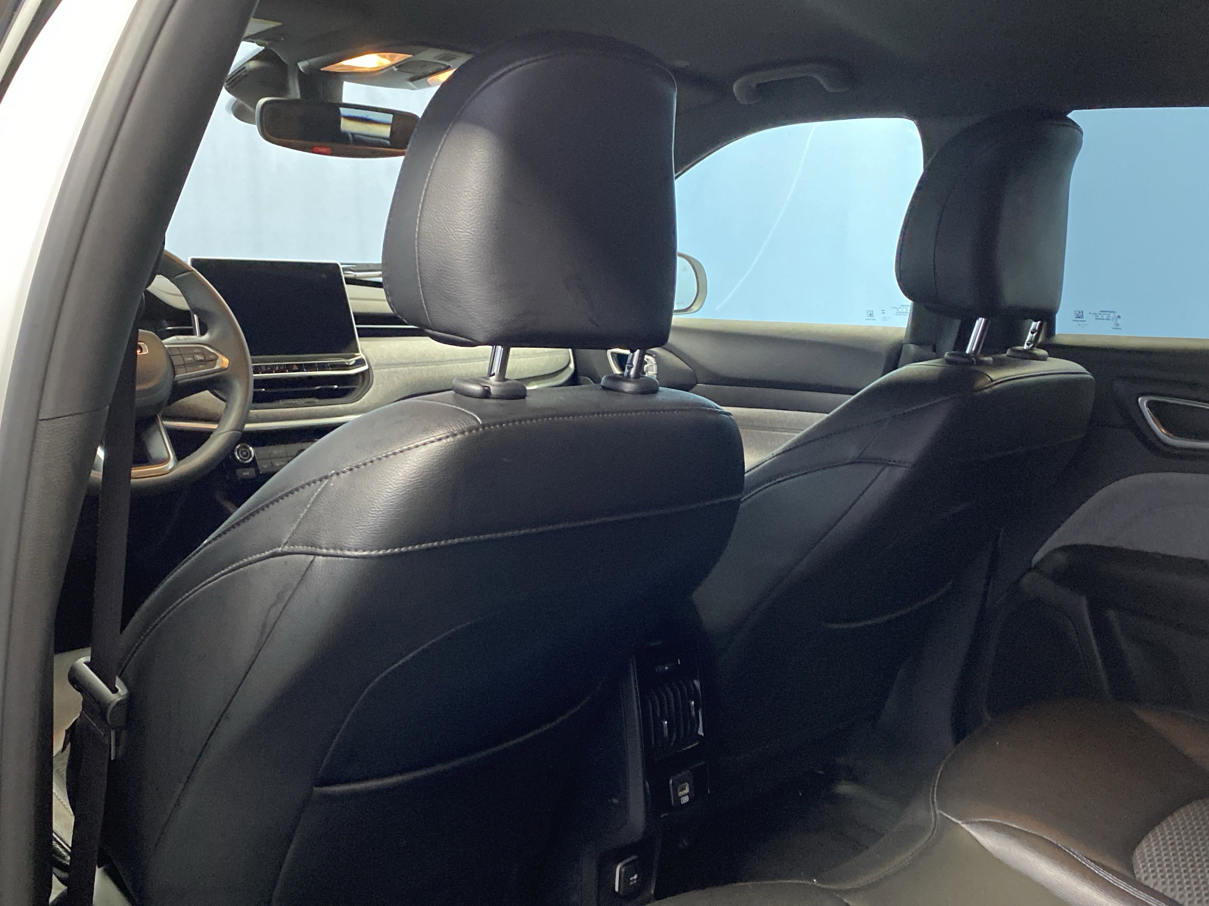 Certified 2024 Jeep Compass Latitude image 26