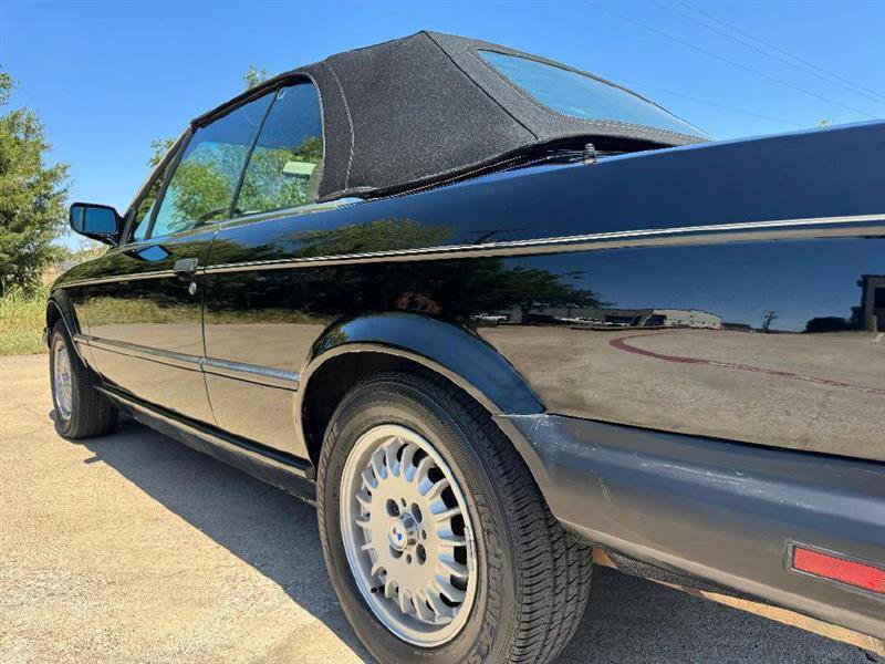 Used 1991 BMW 325i Convertible RWD image 27