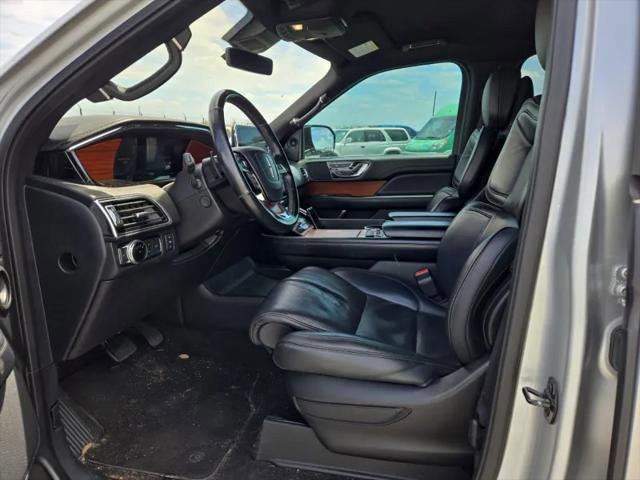 Used 2018 Lincoln Navigator Select w/ Technology Package image 13