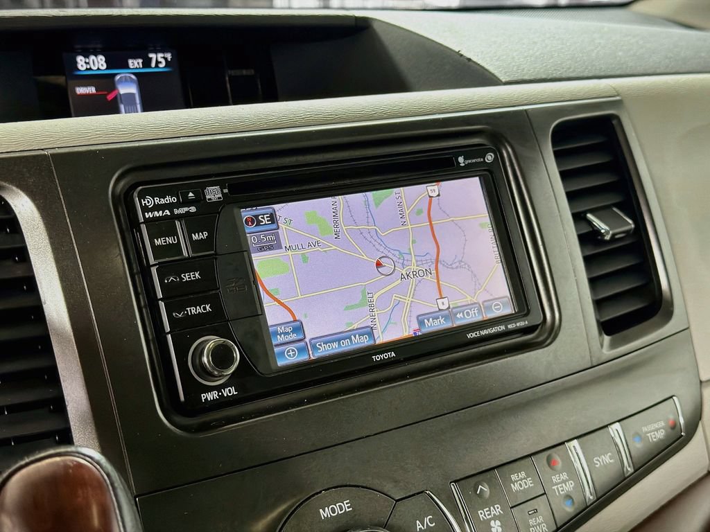 Used 2014 Toyota Sienna XLE FWD image 15