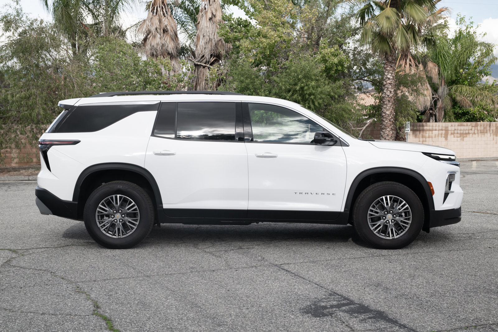 New 2026 Chevrolet Traverse LT w/ Driver Confidence Package image 3