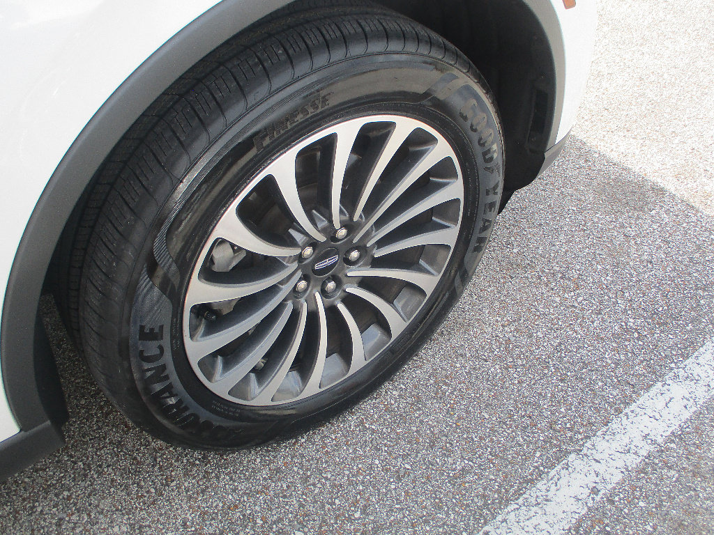 Used 2023 Lincoln Aviator Reserve w/ Elements Package Plus AWD/4WD image 25