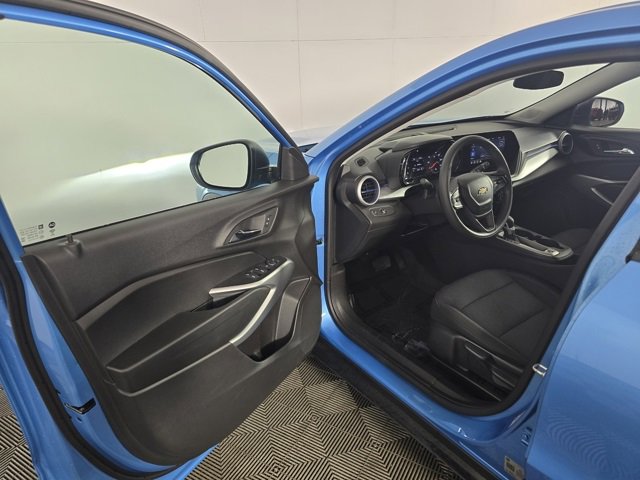 Used 2025 Chevrolet Trax LS image 10