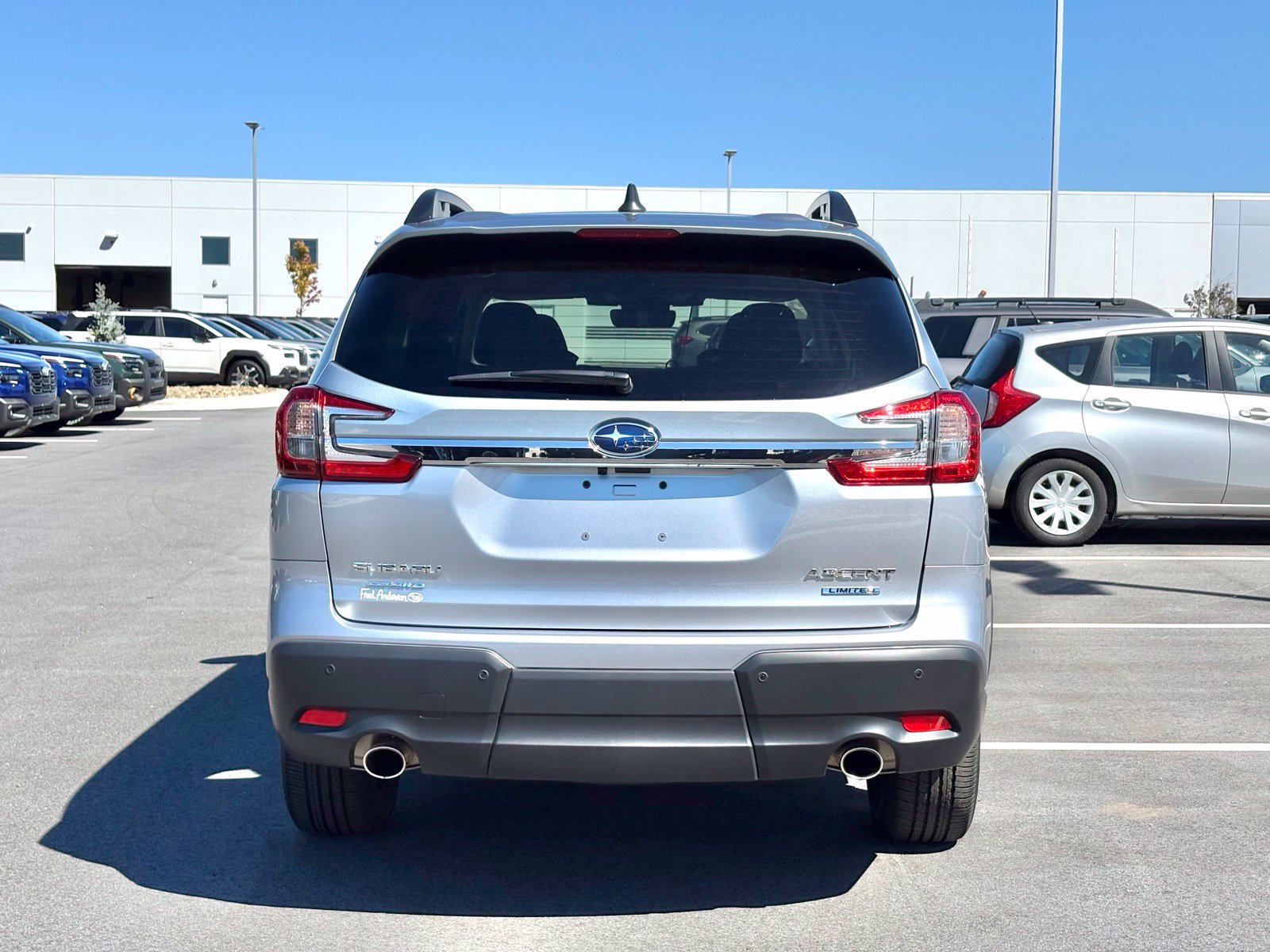 Used 2025 Subaru Ascent Limited w/ Popular Package #2 AWD/4WD image 8