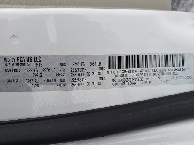 Used 2016 Dodge Grand Caravan SE image 25