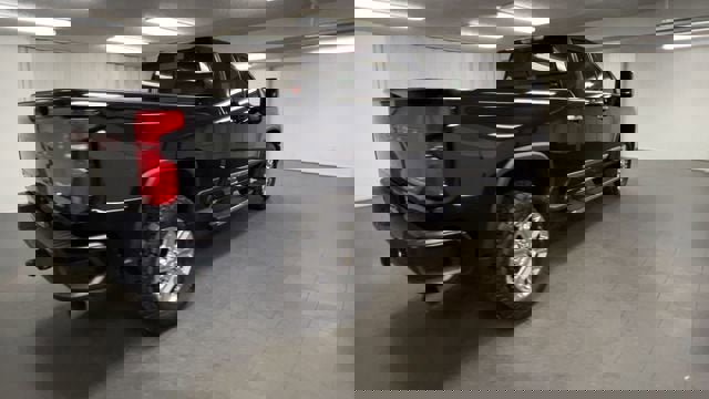 Certified 2024 Chevrolet Silverado 2500 High Country image 8