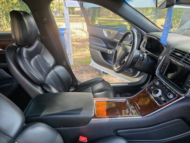 Used 2019 Lincoln Continental Premiere FWD image 5