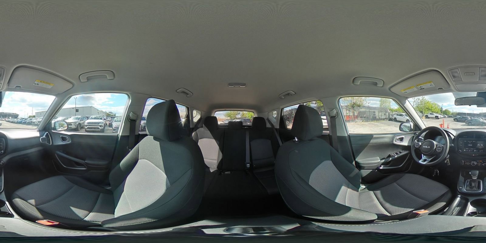 Used 2025 Kia Soul LX w/ LX Technology Package FWD image 37