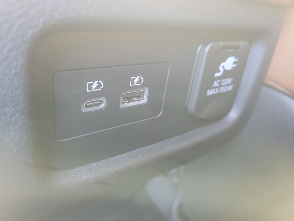 Used 2025 Nissan Pathfinder Platinum w/ Cargo Package image 11