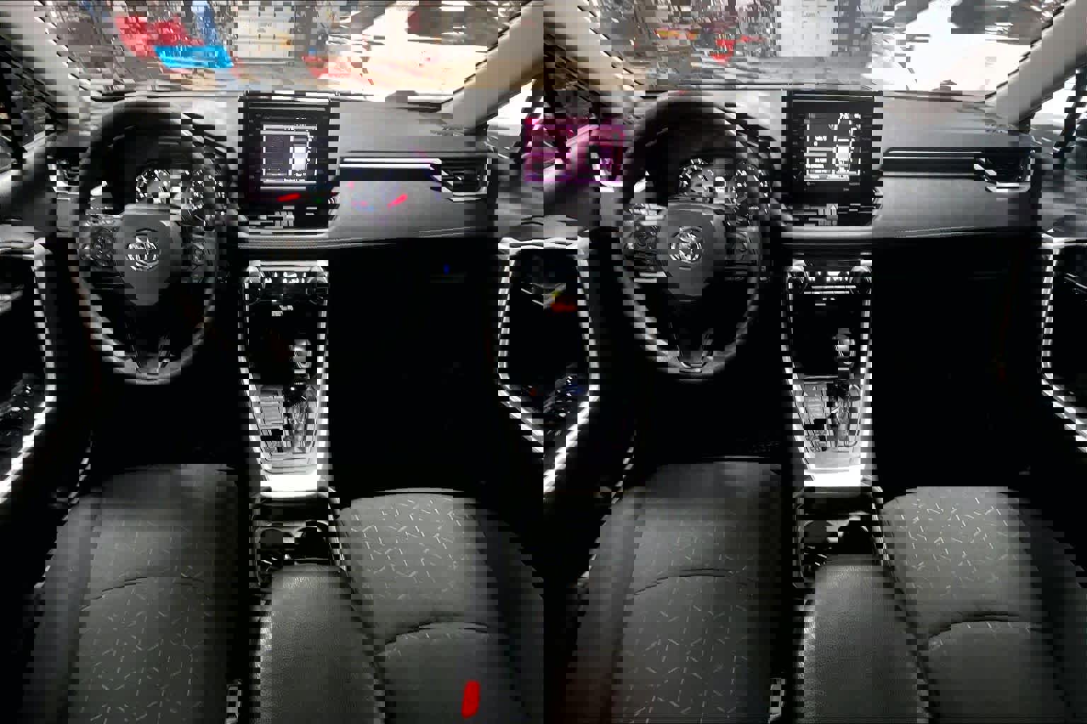 Used 2020 Toyota RAV4 XLE w/ All Weather Liner Package image 13