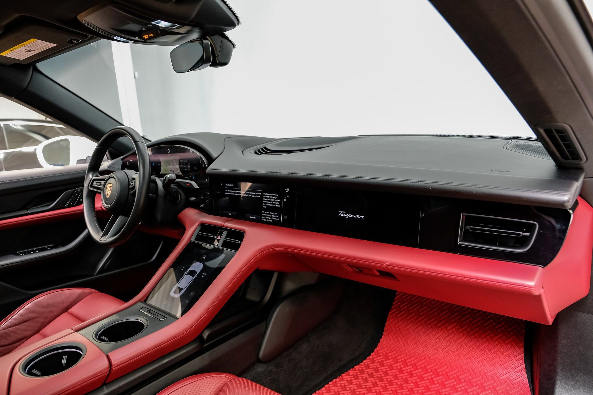 Used 2023 Porsche Taycan image 17