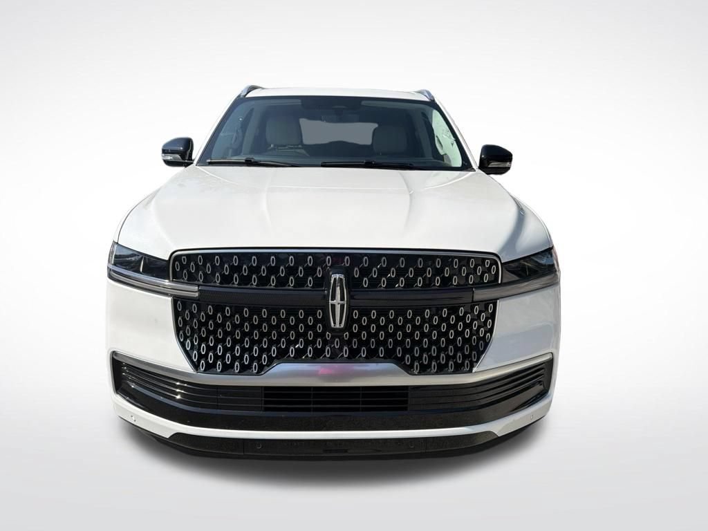 Used 2026 Lincoln Navigator Reserve AWD/4WD image 3