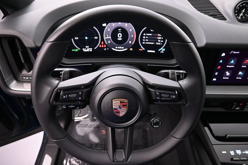 Certified 2025 Porsche Cayenne Coupe AWD/4WD image 19