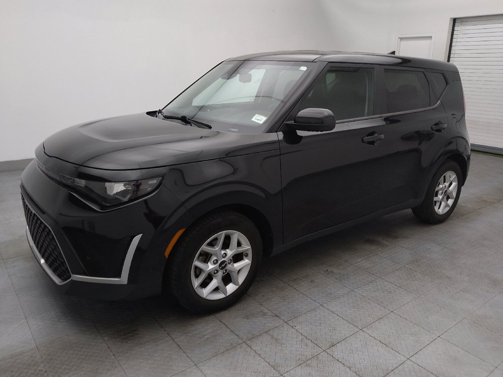 Used 2023 Kia Soul LX w/ LX Technology Package image 2
