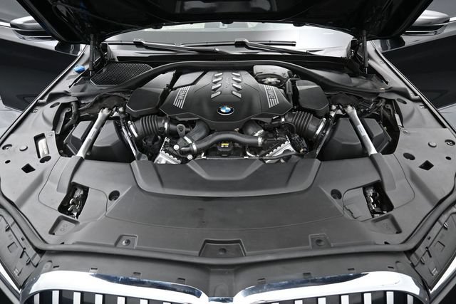 Used 2022 BMW 750i xDrive w/ Luxury Rear Seating Package AWD/4WD image 49